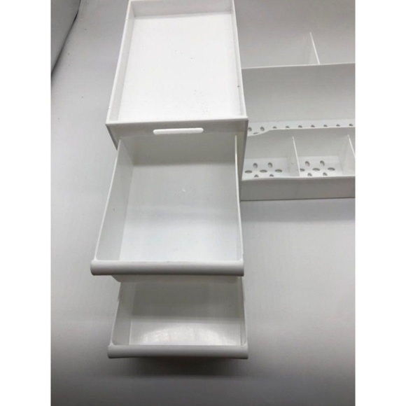 Plastic Cosmetic Multi-Compartment Storage Box‎ for Small Items - Picture 5 of 6